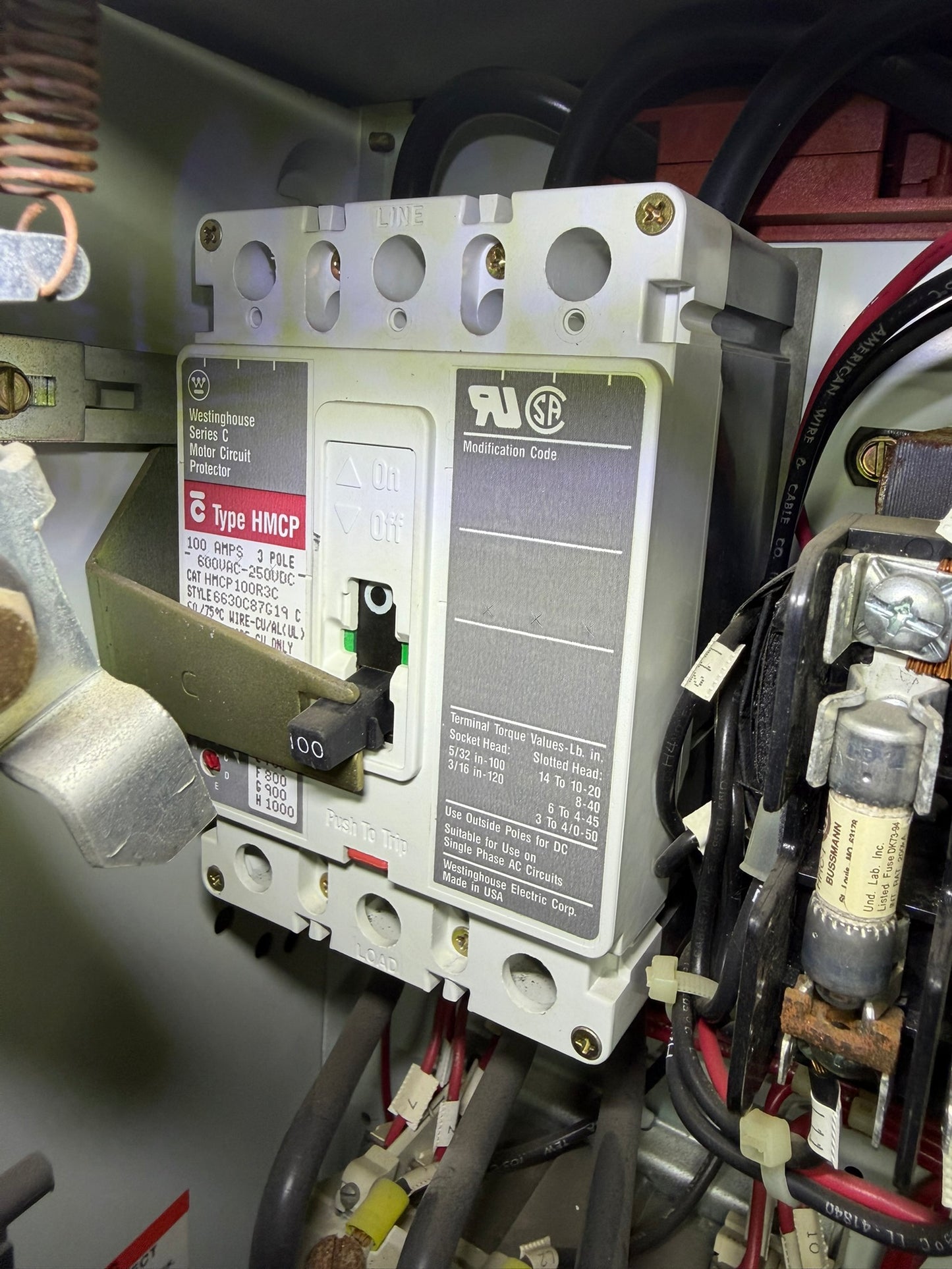 MC-39: 100 A motor circuit protector — HMCP100R3C. overview / nameplate photograph 1.