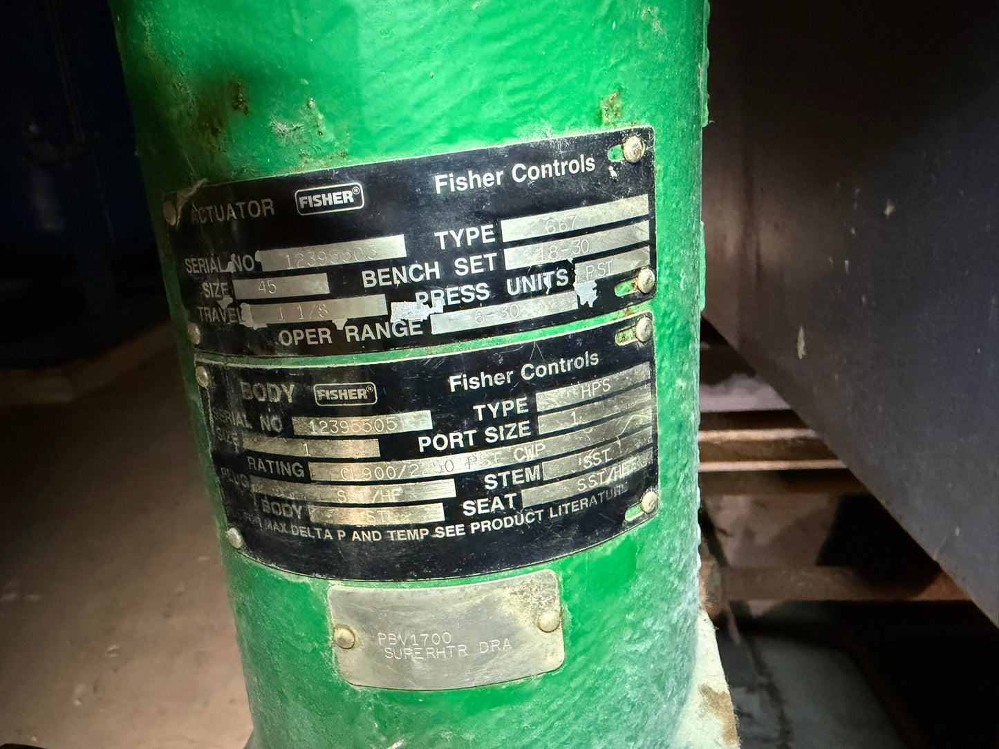 VL-07: Fisher HPS 1-inch Class 900 control valve with 667 actuator. detail photograph 3.
