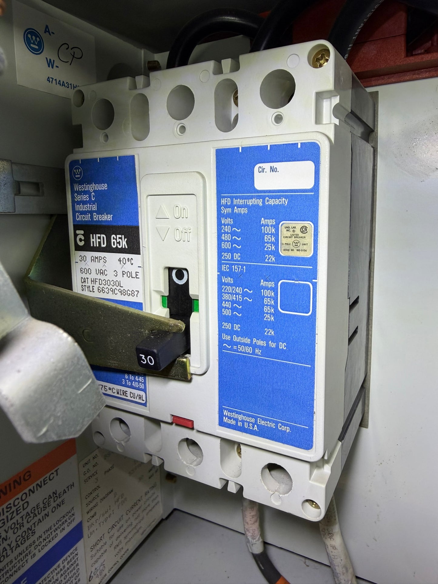 CB-26: 30 A molded-case circuit breaker — HFD3030L. overview / nameplate photograph 1.