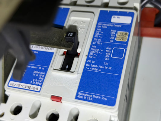 CB-43: 15 A molded-case circuit breaker — HFD3015L. overview photograph 1.