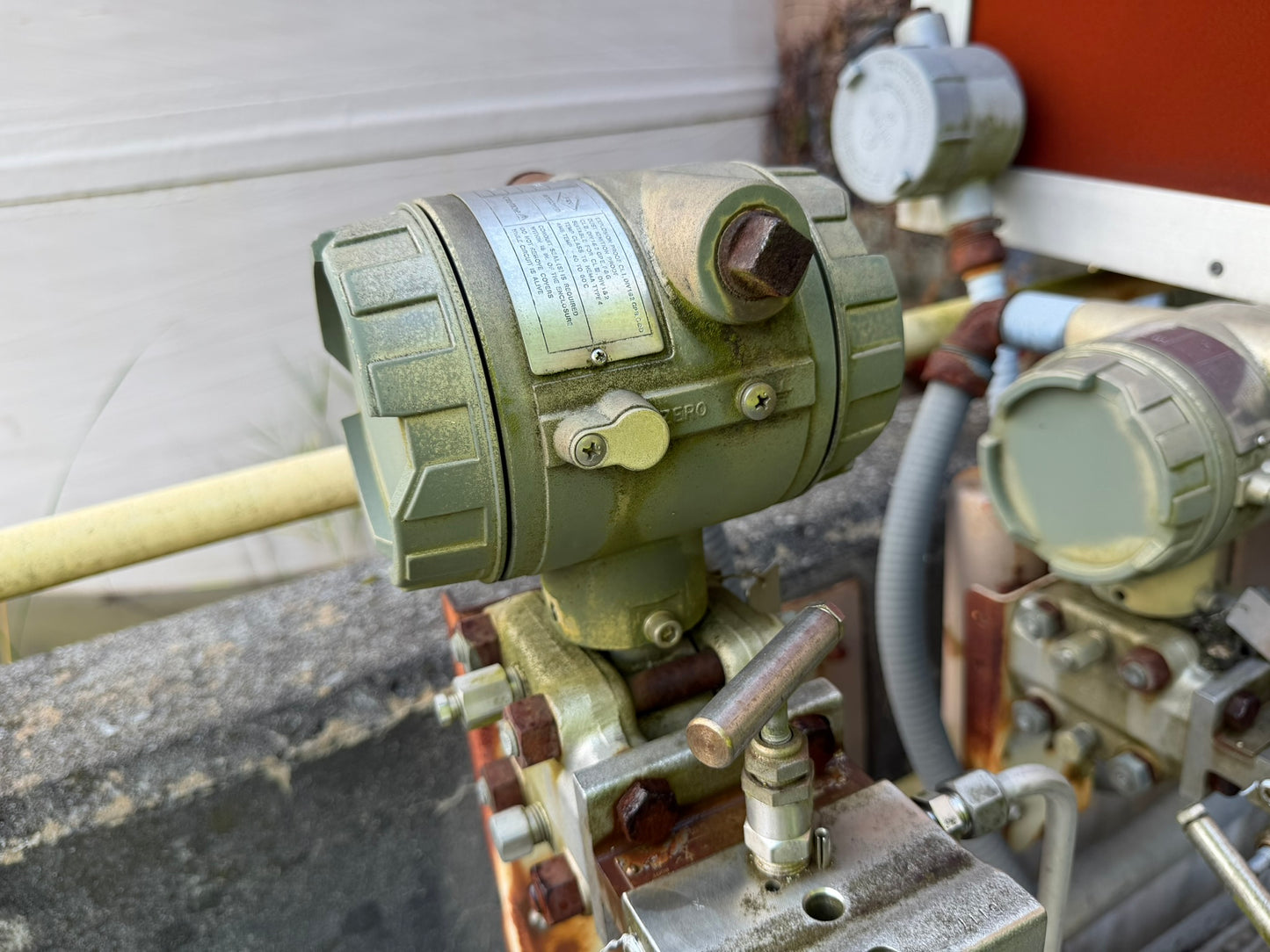 IN-02: Yokogawa UNI gauge-pressure transmitter, 0-600 psig. overview photograph 1.