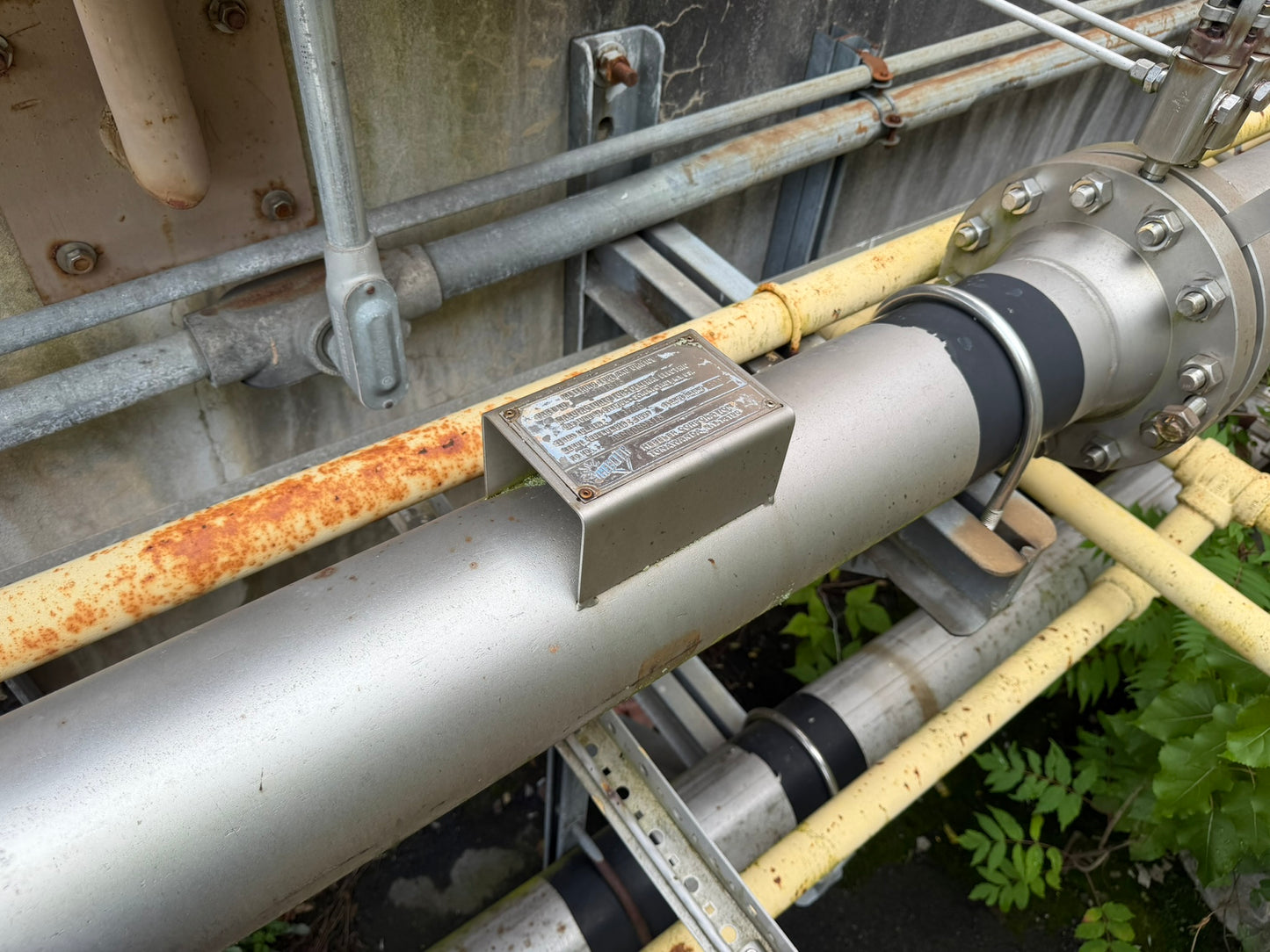 IN-06: Hebeler / GE gas metering tube and orifice assembly. overview photograph 1.