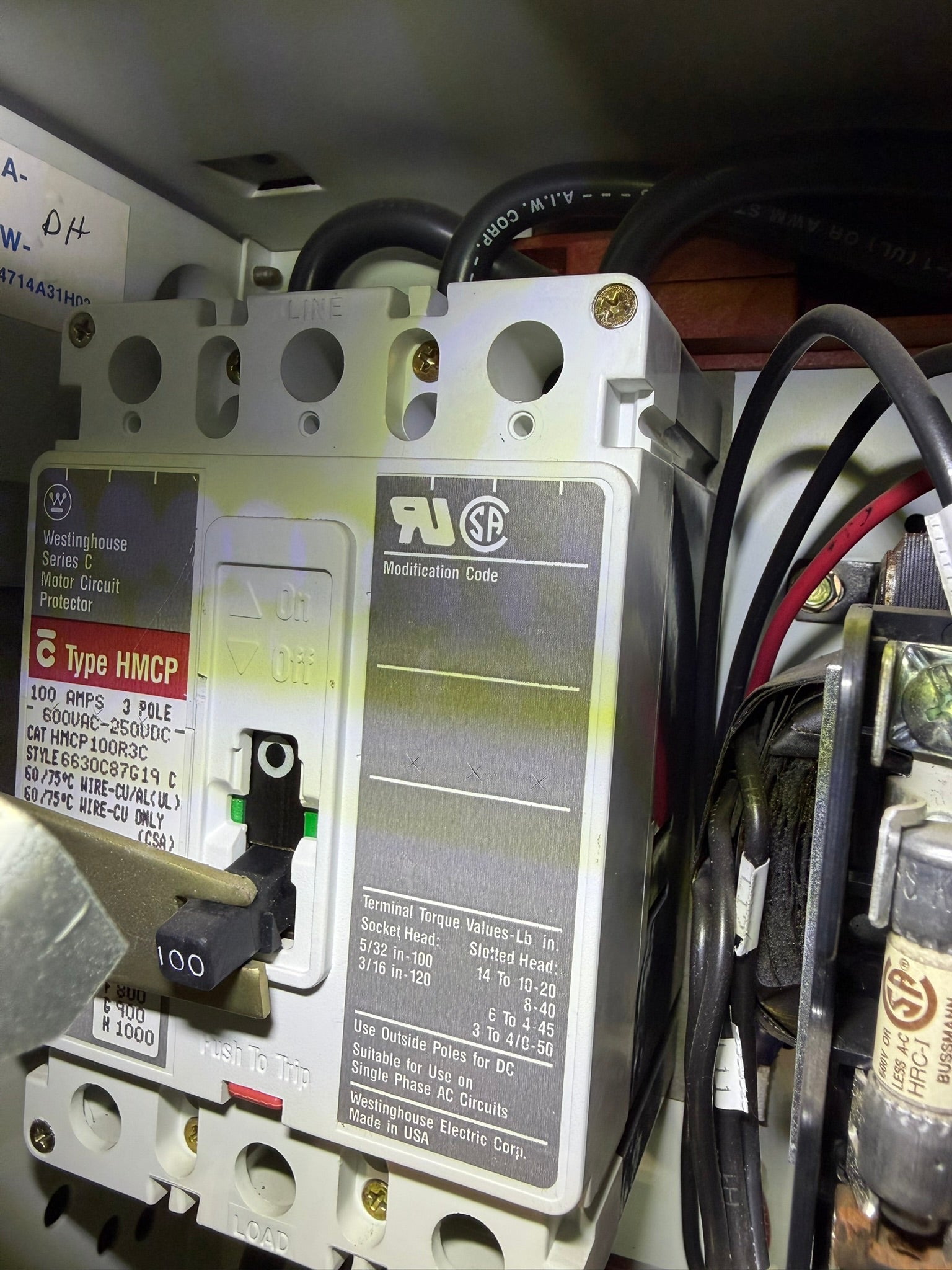 MC-31: 100 A motor circuit protector — HMCP100R3C. overview / nameplate photograph 1.
