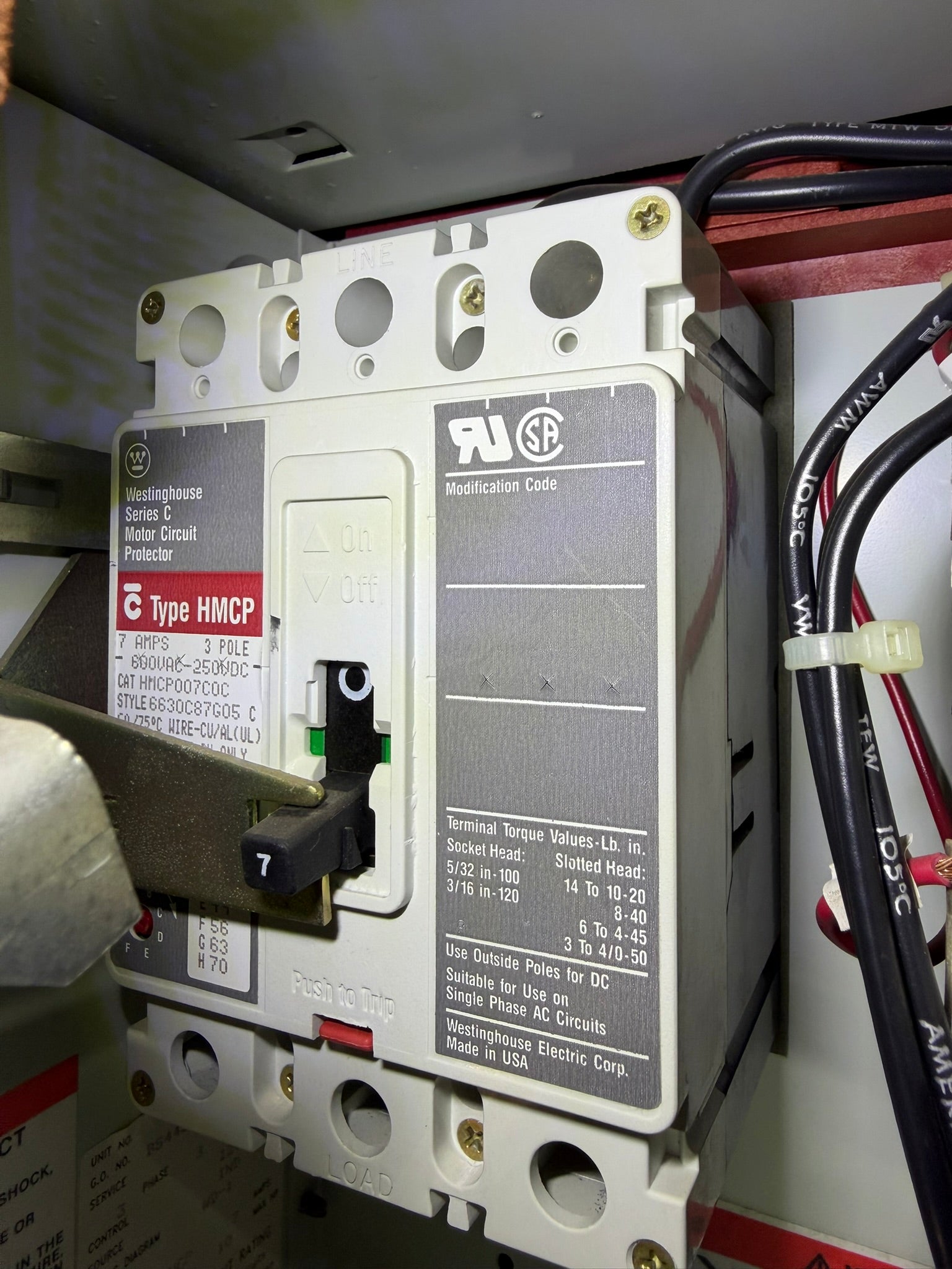 MC-32: 7 A motor circuit protector — HMCP007C0C. overview / nameplate photograph 1.