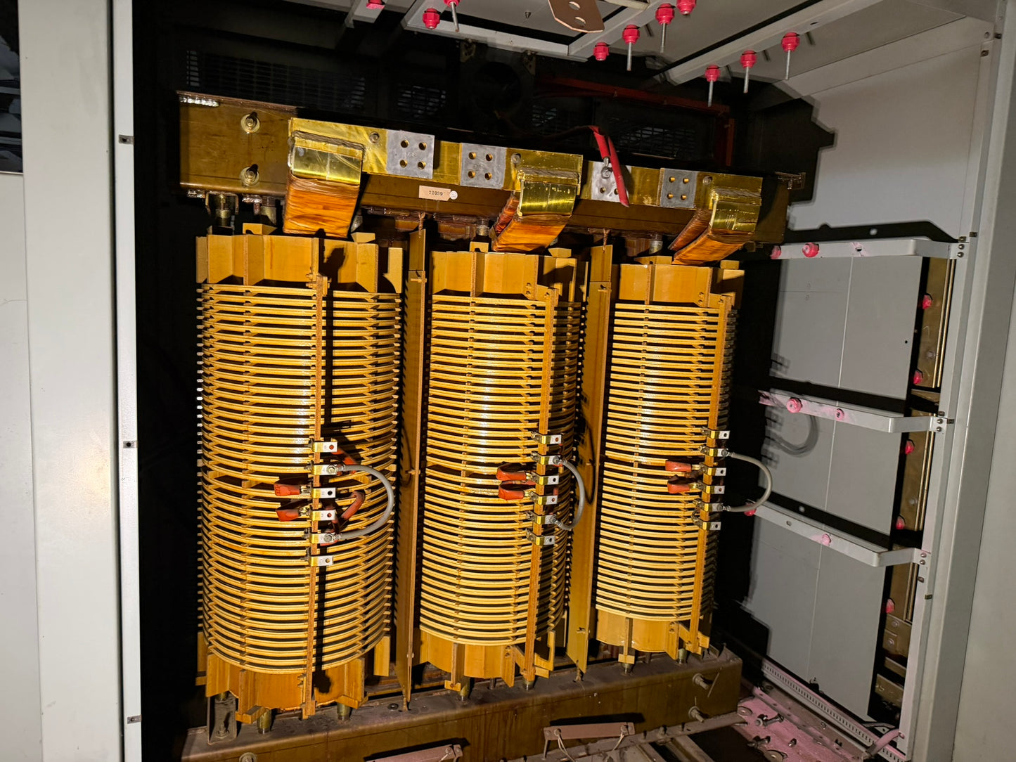 TR-01: Line Power 2,500/3,333 kVA dry-type motor-drive isolation transformer — 13.8 kV to 480Y/277 V. detail photograph 5.