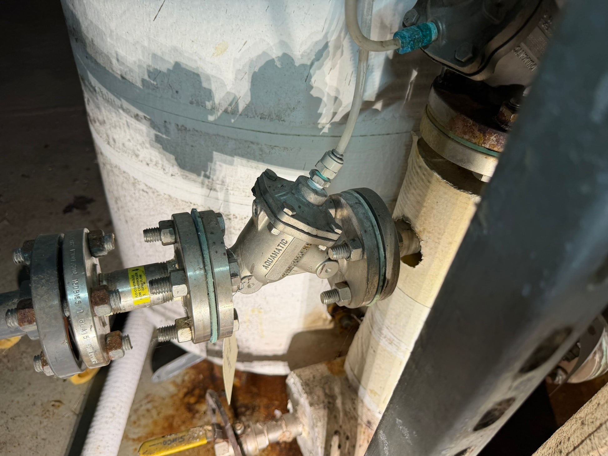 VL-21: AquaMatic 2-inch stainless diaphragm valve. overview photograph 1.