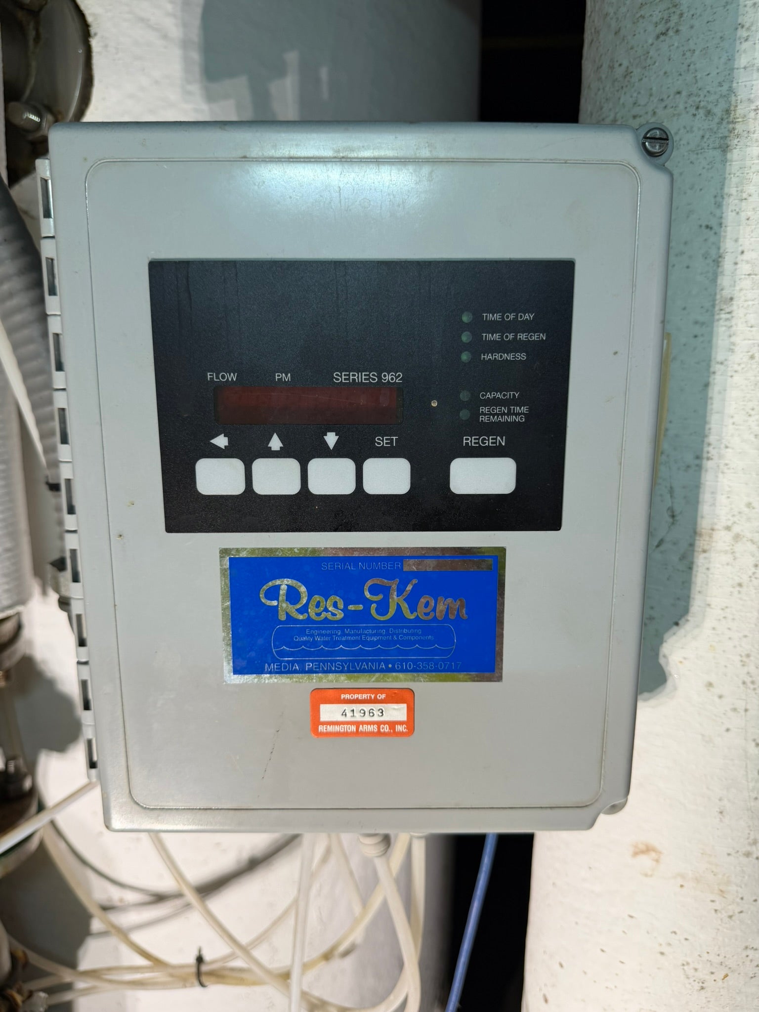 WT-06: Res-Kem / AquaMatic 962 stager control panel. overview photograph 1.
